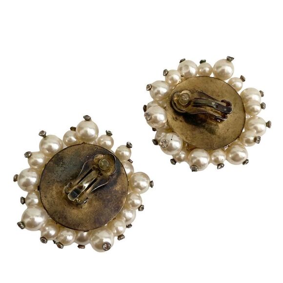 Vintage Style Classic Pearl Cluster  Clip Earrings - Picture 5 of 6